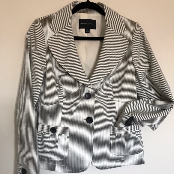 Banana Republic Blazer. Size 8. - Picture 2 of 7